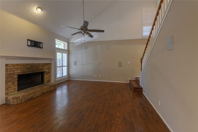 1812 Canoe Way, Carrollton, TX 75010