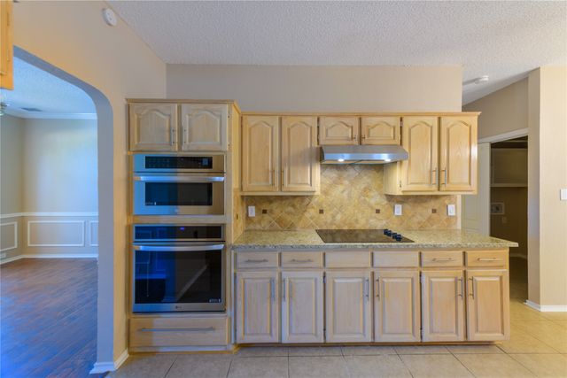 1812 Canoe Way, Carrollton, TX 75010