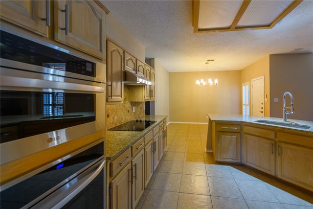 1812 Canoe Way, Carrollton, TX 75010