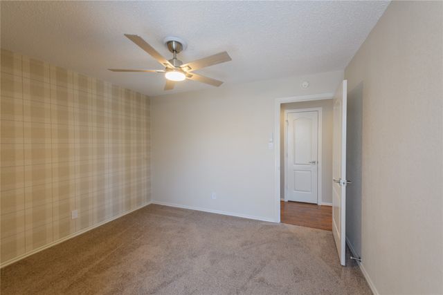 1812 Canoe Way, Carrollton, TX 75010