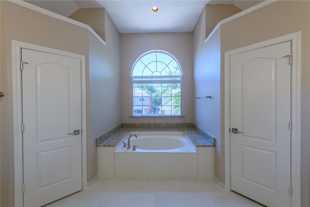 1812 Canoe Way, Carrollton, TX 75010