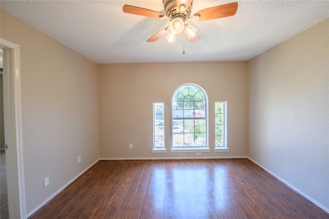 1812 Canoe Way, Carrollton, TX 75010