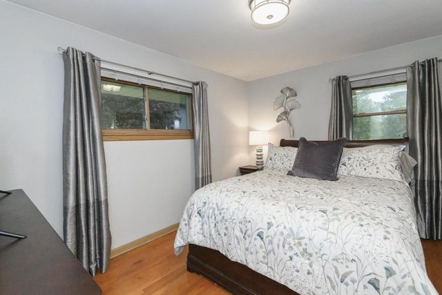 18550 Brookridge DRIVE, Brookfield, WI 53045