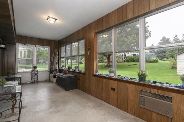 18550 Brookridge DRIVE, Brookfield, WI 53045