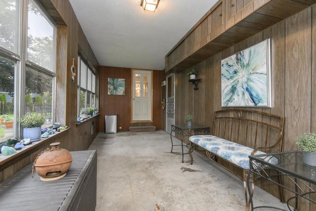 18550 Brookridge DRIVE, Brookfield, WI 53045