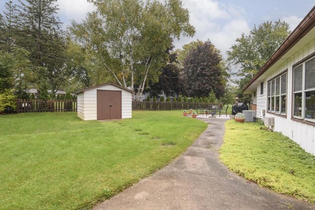 18550 Brookridge DRIVE, Brookfield, WI 53045