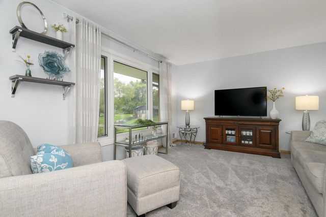 18550 Brookridge DRIVE, Brookfield, WI 53045