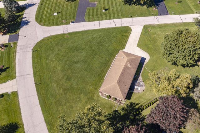 18550 Brookridge DRIVE, Brookfield, WI 53045