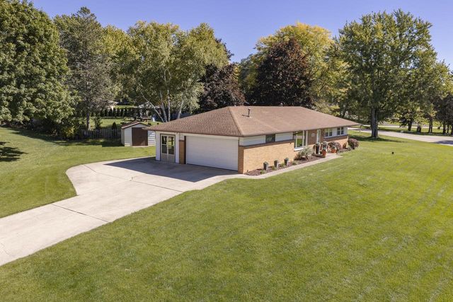 18550 Brookridge DRIVE, Brookfield, WI 53045