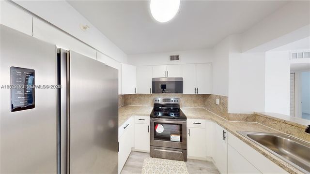 501 SW 1st Street 607, Miami, FL 33130