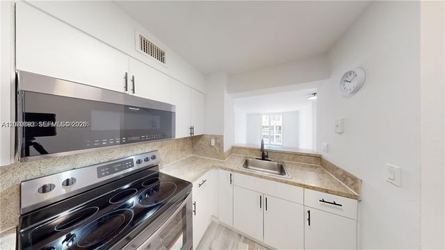501 SW 1st Street 607, Miami, FL 33130