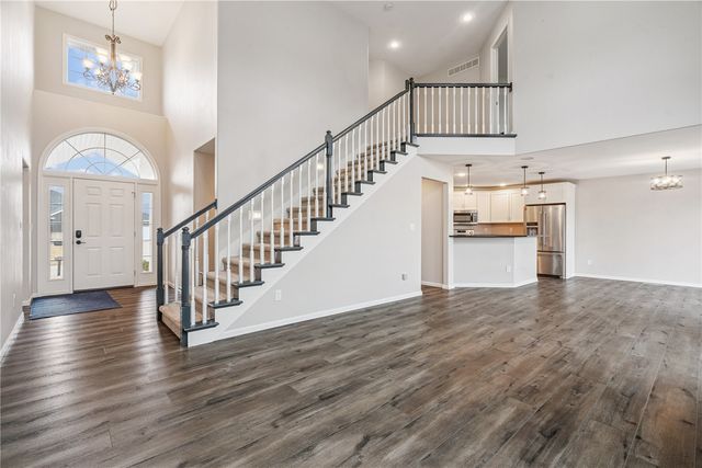 1595 Valentine Circle, Marion, IA 52302