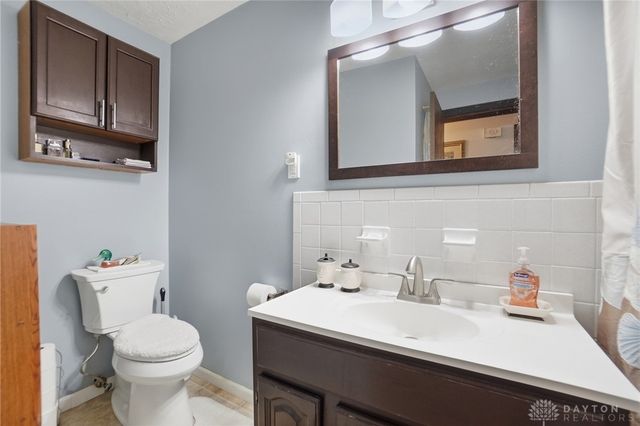 7820 Redbank, Huber Heights, OH 45424