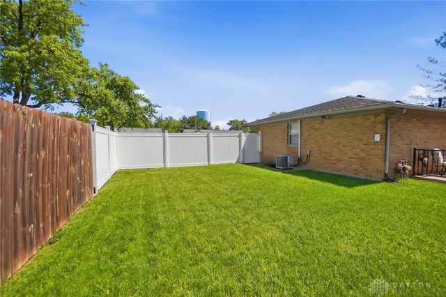 7820 Redbank, Huber Heights, OH 45424