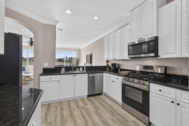 10675 Old Hammock Way, Wellington, FL 33414