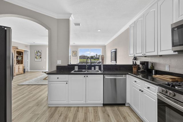 10675 Old Hammock Way, Wellington, FL 33414
