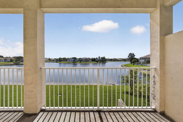10675 Old Hammock Way, Wellington, FL 33414