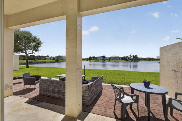 10675 Old Hammock Way, Wellington, FL 33414