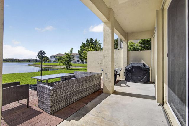 10675 Old Hammock Way, Wellington, FL 33414