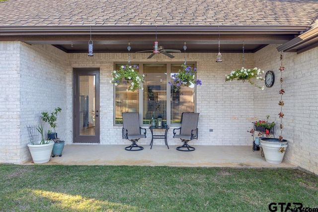 110 Rose Row, Winona, TX 75792