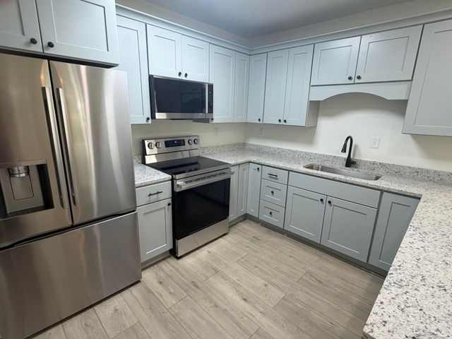 810 Glenn Avenue, Rossville, GA 30741