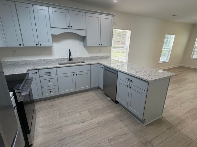 810 Glenn Avenue, Rossville, GA 30741