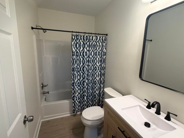 810 Glenn Avenue, Rossville, GA 30741
