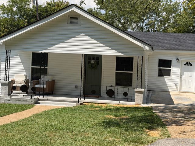 810 Glenn Avenue, Rossville, GA 30741