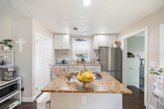 1202 SUMTER STREET, Leesburg, FL 34748