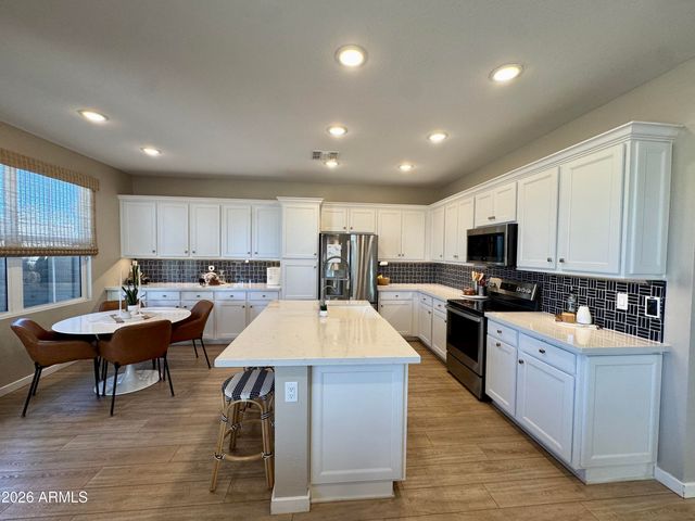 1281 W BLUEJAY Drive, Chandler, AZ 85286