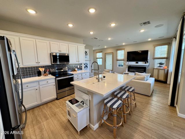 1281 W BLUEJAY Drive, Chandler, AZ 85286