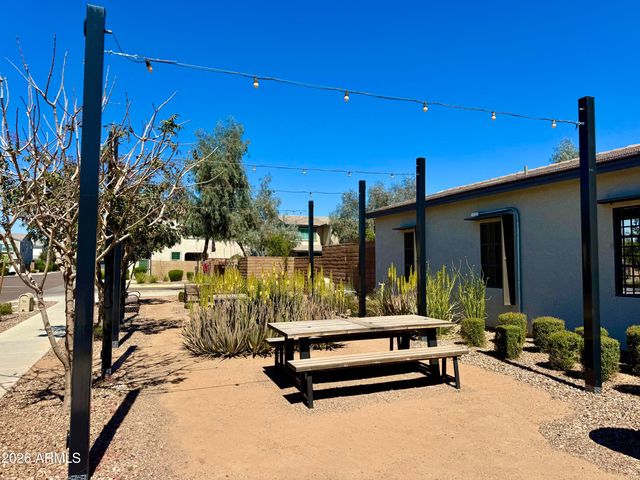 1281 W BLUEJAY Drive, Chandler, AZ 85286