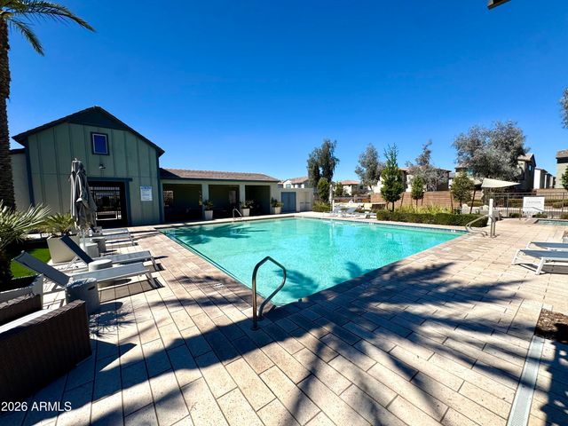 1281 W BLUEJAY Drive, Chandler, AZ 85286