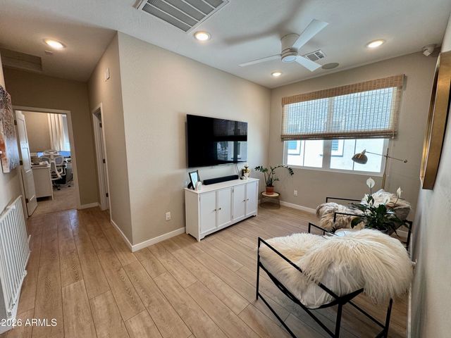 1281 W BLUEJAY Drive, Chandler, AZ 85286