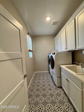 1281 W BLUEJAY Drive, Chandler, AZ 85286