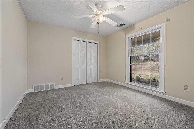 2864 CROOKED OAK DR, Germantown, TN 38138