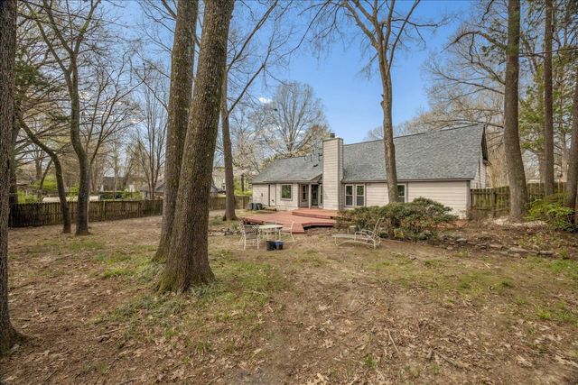 2864 CROOKED OAK DR, Germantown, TN 38138