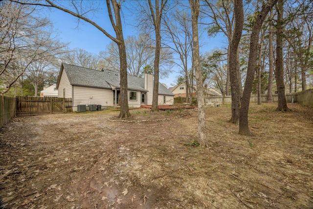 2864 CROOKED OAK DR, Germantown, TN 38138