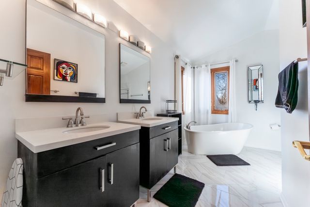 2409 Baldwin Court, Schaumburg, IL 60193