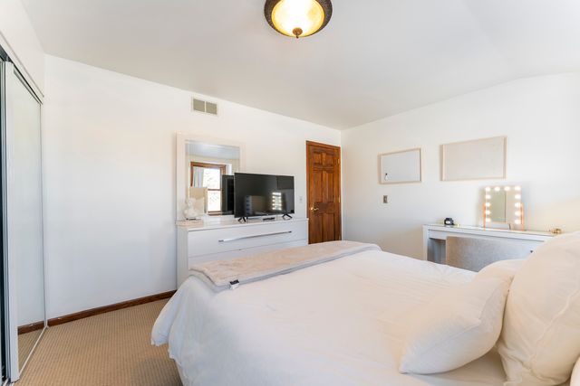 2409 Baldwin Court, Schaumburg, IL 60193