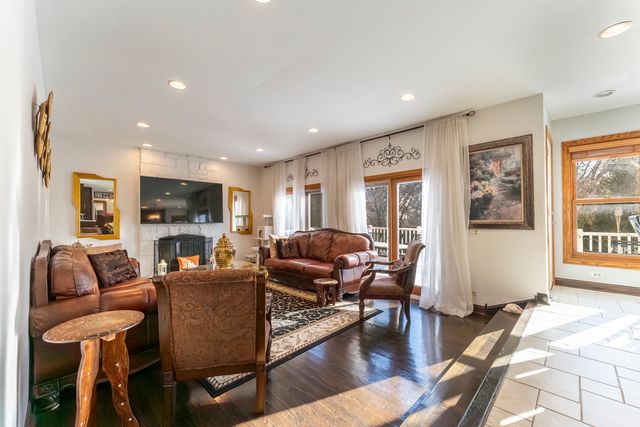 2409 Baldwin Court, Schaumburg, IL 60193