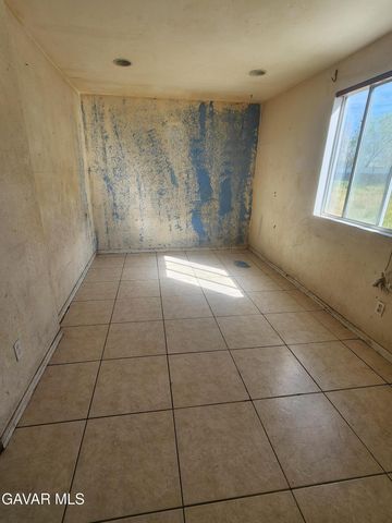 10319 E Avenue R8, Littlerock, CA 93543