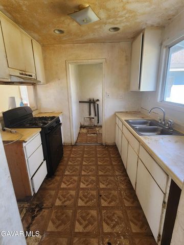 10319 E Avenue R8, Littlerock, CA 93543