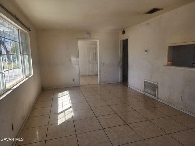 10319 E Avenue R8, Littlerock, CA 93543