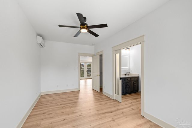 1045 Magnolia Ln, Gulf Breeze, FL 32563