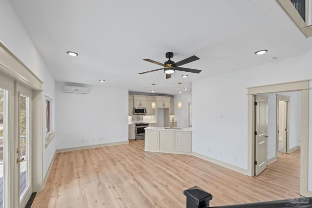 1045 Magnolia Ln, Gulf Breeze, FL 32563