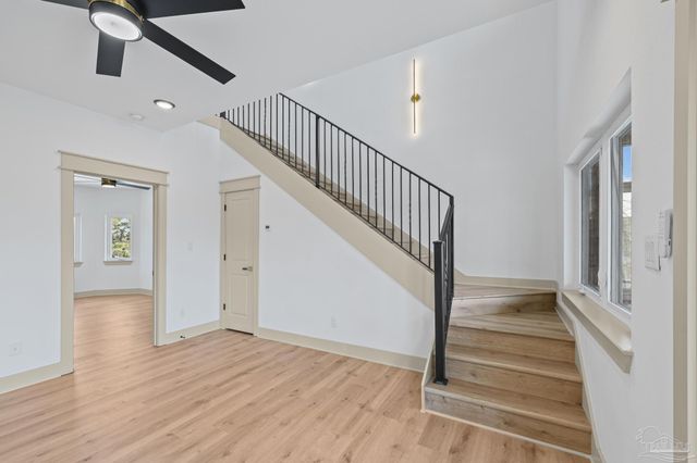 1045 Magnolia Ln, Gulf Breeze, FL 32563