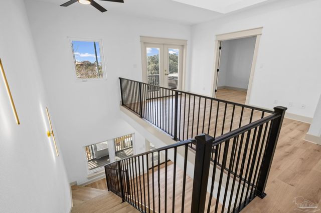 1045 Magnolia Ln, Gulf Breeze, FL 32563