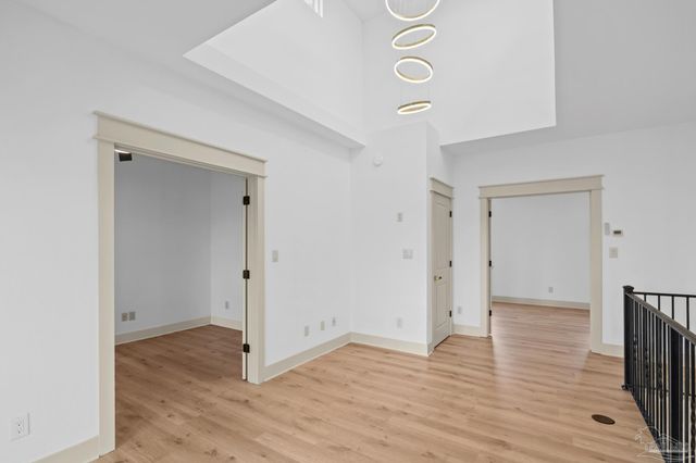 1045 Magnolia Ln, Gulf Breeze, FL 32563