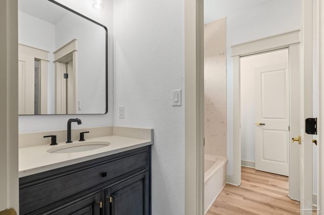 1045 Magnolia Ln, Gulf Breeze, FL 32563